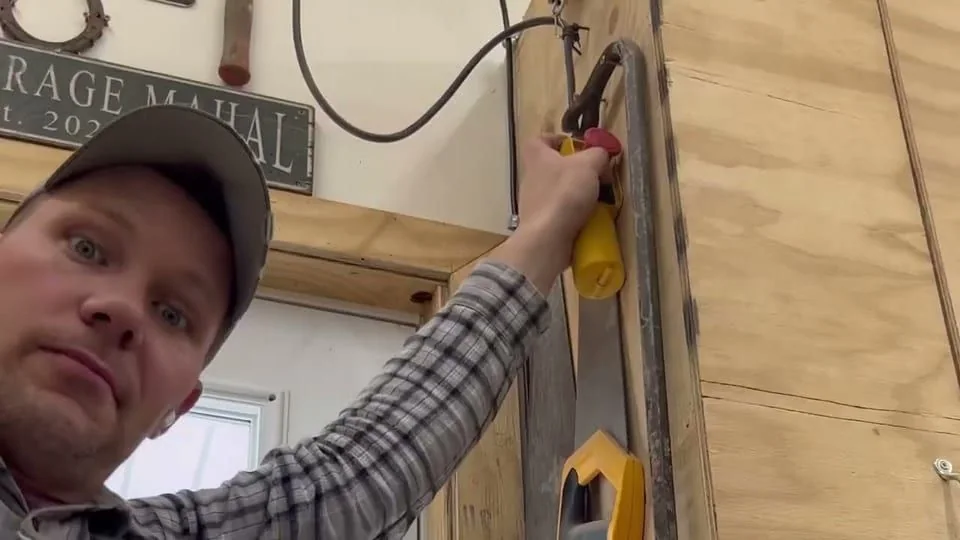 Still from the film “Getting the shine right on an epoxy table”.