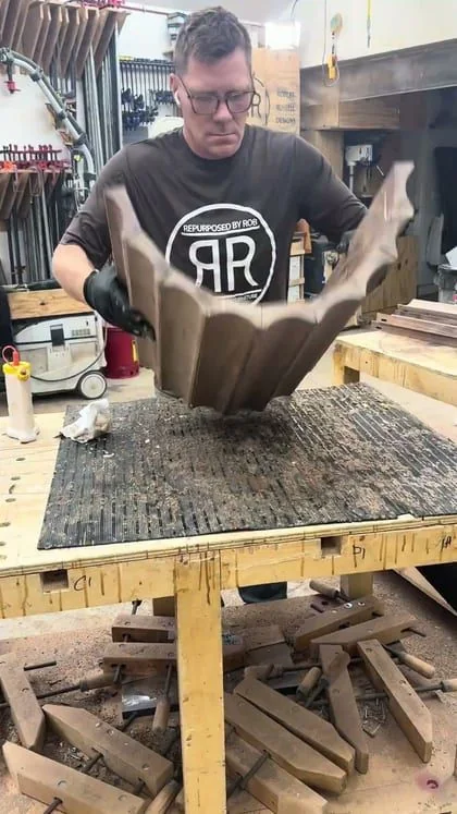 Still from the clip “A table saw trick for a walnut base”.